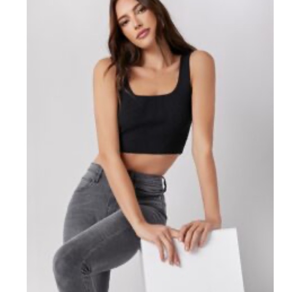 Bundle of crop tops - Picture 4 of 4